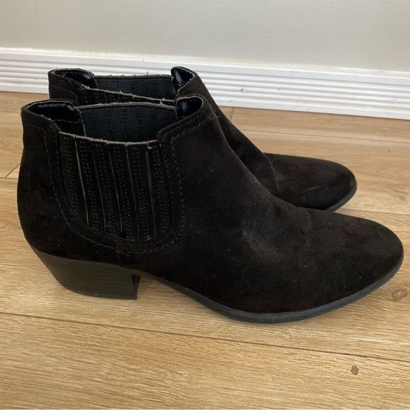 American Eagle Outfitters Shoes - American Eagle Black Suede Ankle Bootie Boot Womens Size 8